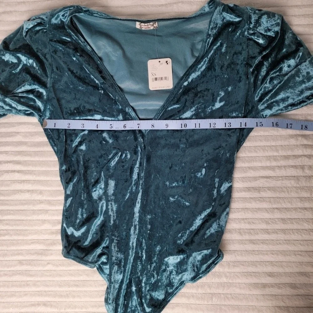 NWT Intimately Free People Dont You‎ Wish Velvet Bodysuit XS Teal Puff Sleeve